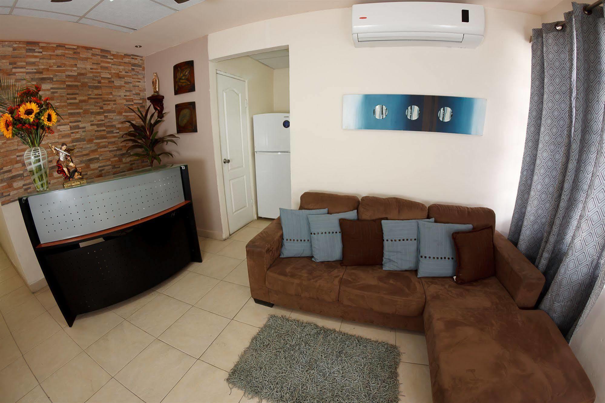 Hostal Gemar Панама Сити Екстериор снимка